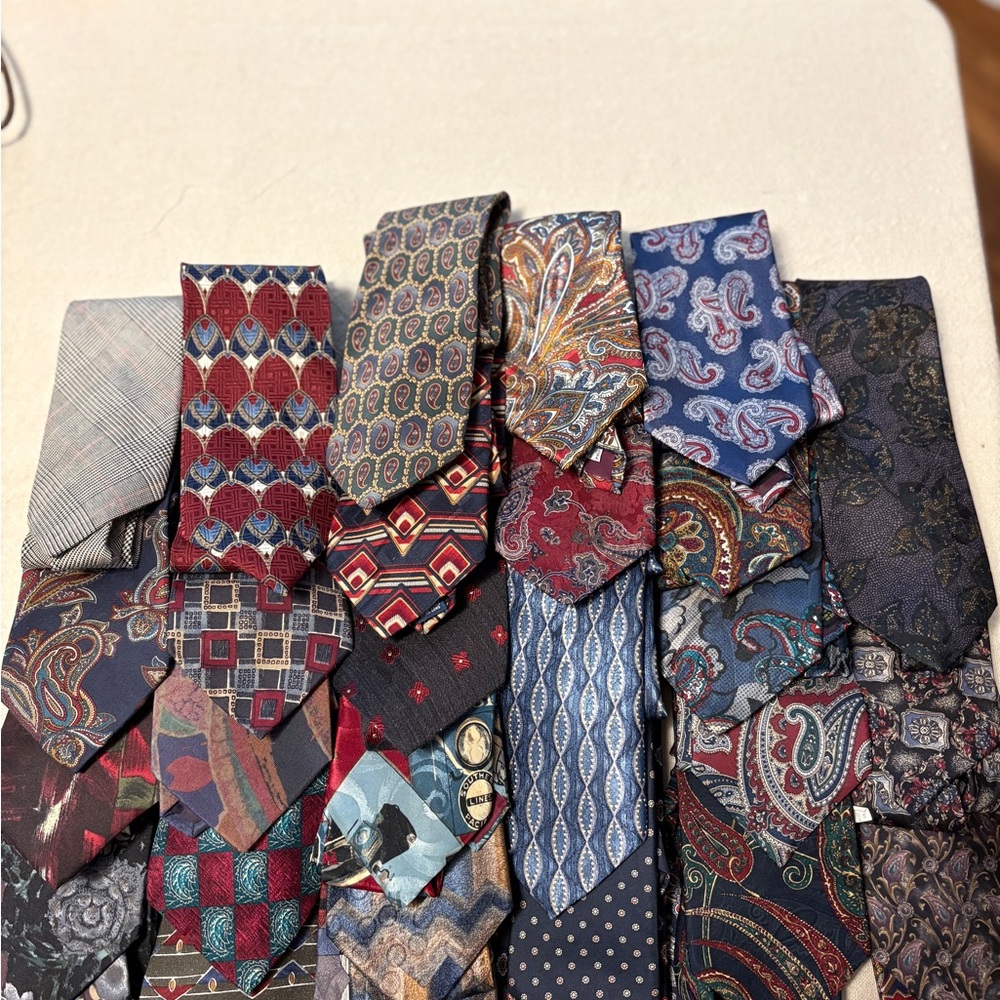 Assorted Vintage Multicolor Men's Ties  25 or more ties